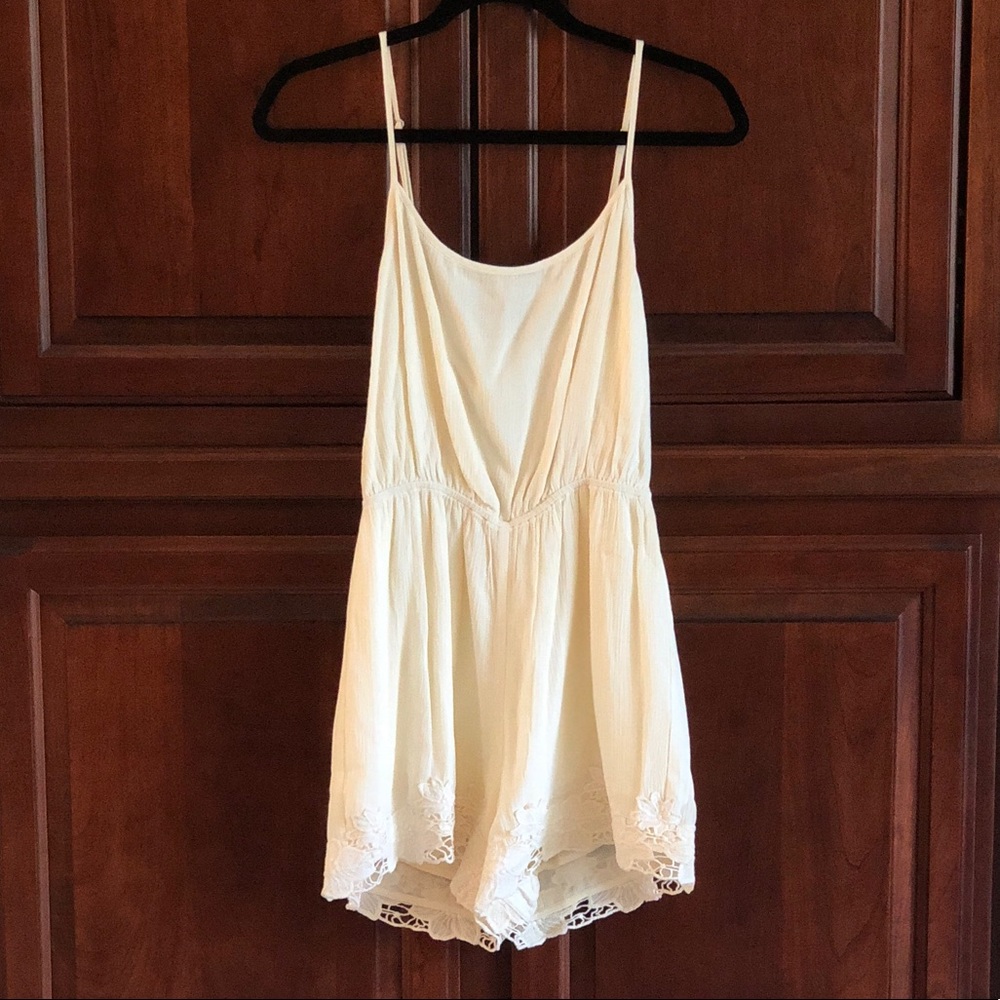 PacSun: White Lace-trimmed Romper